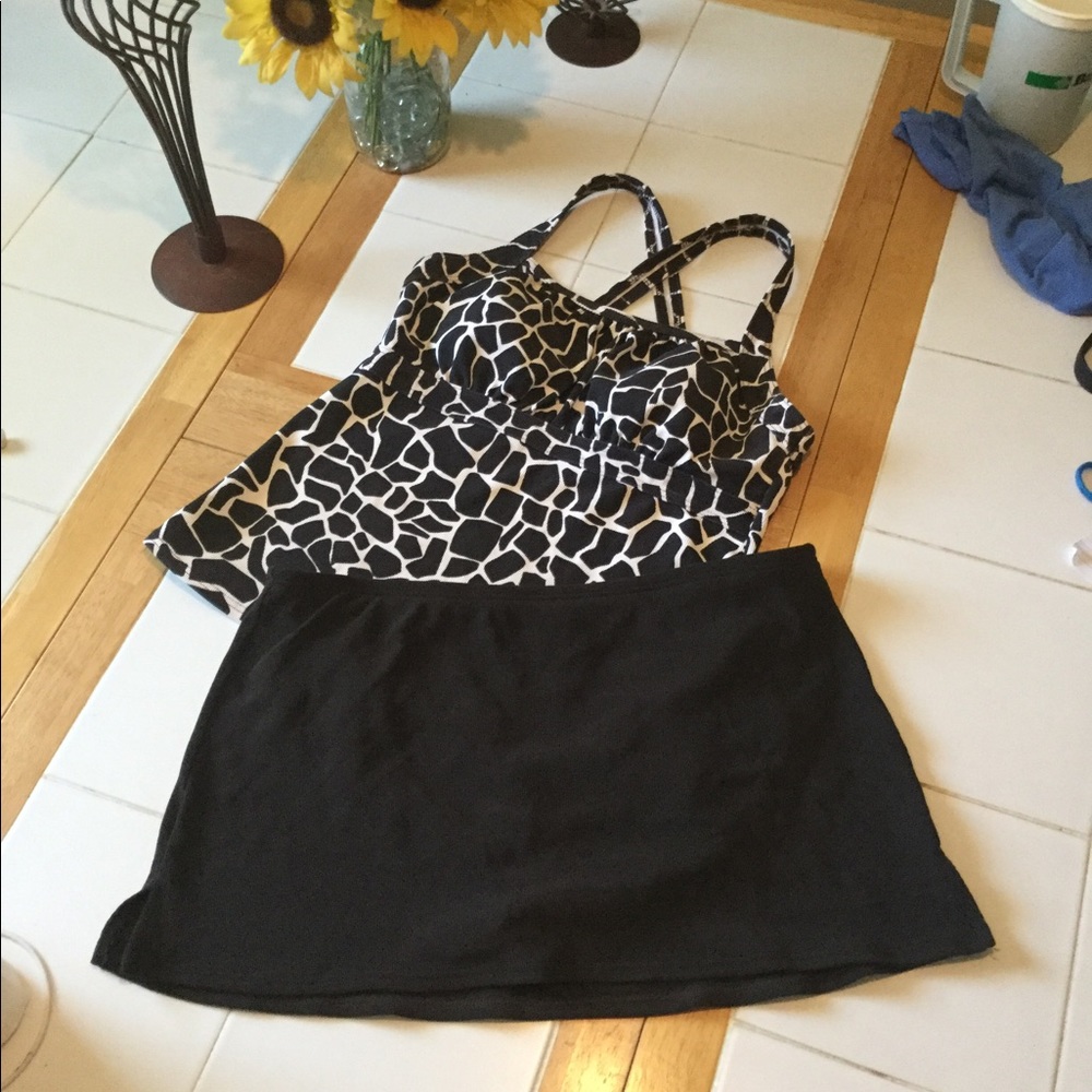 SALE 👀🖐Major good deal! Both top and bottom